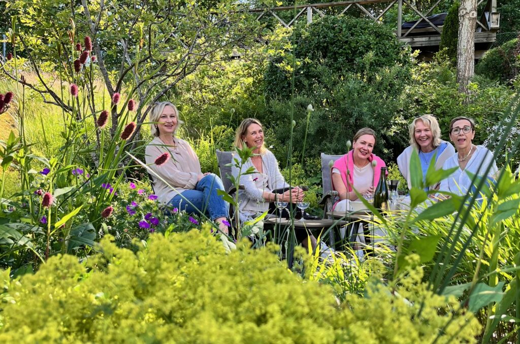 Fika och arbetsmöte i Känn trädgården Askim Göteborg