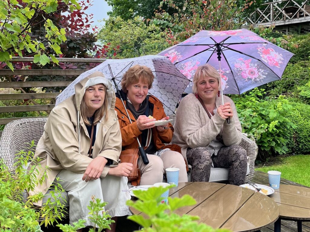 Trädgårdsfika hos Känn trädgården i Askim Göteborg